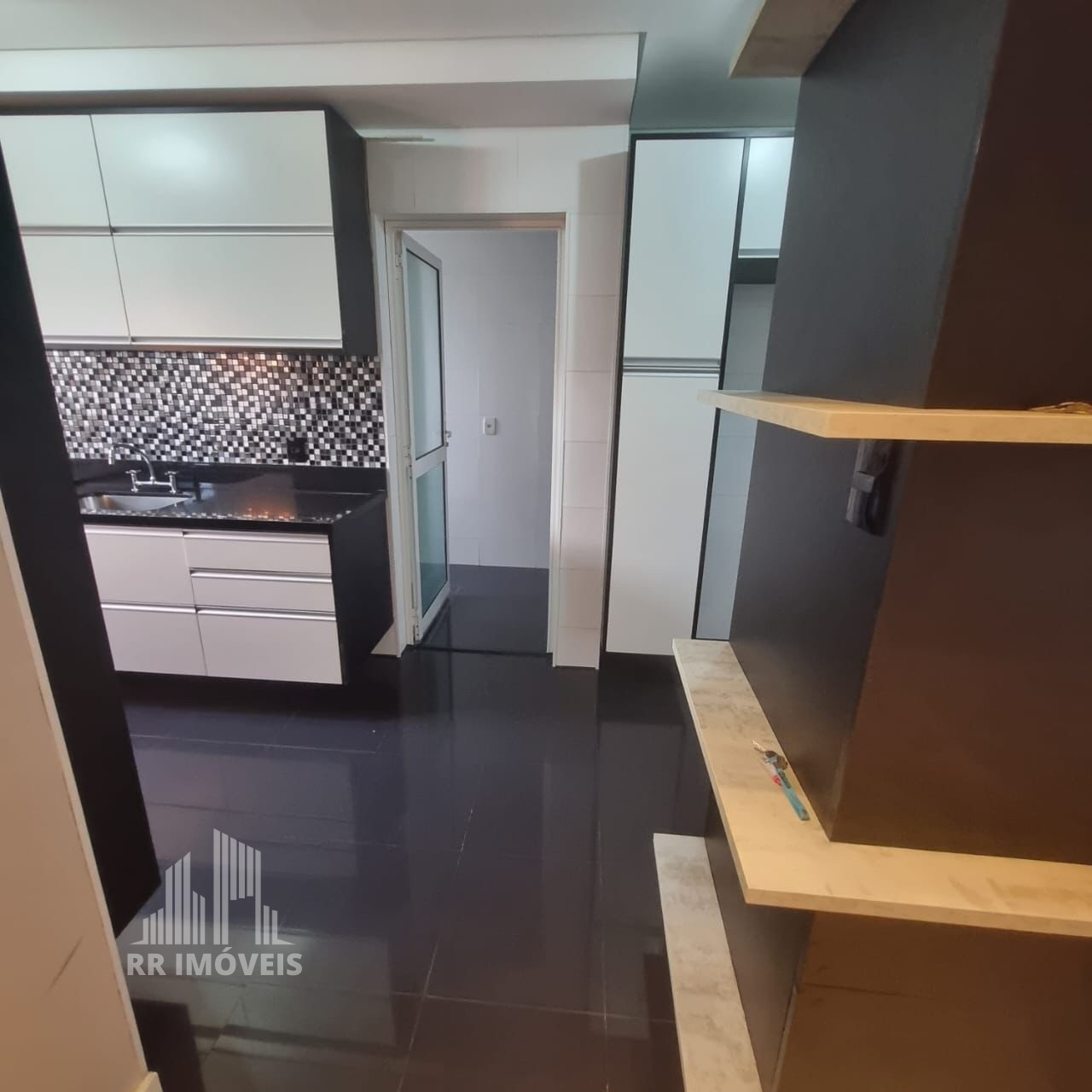 Apartamento à venda com 3 quartos, 107m² - Foto 6