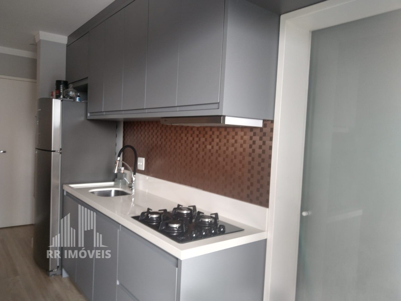 Apartamento à venda com 2 quartos, 76m² - Foto 2