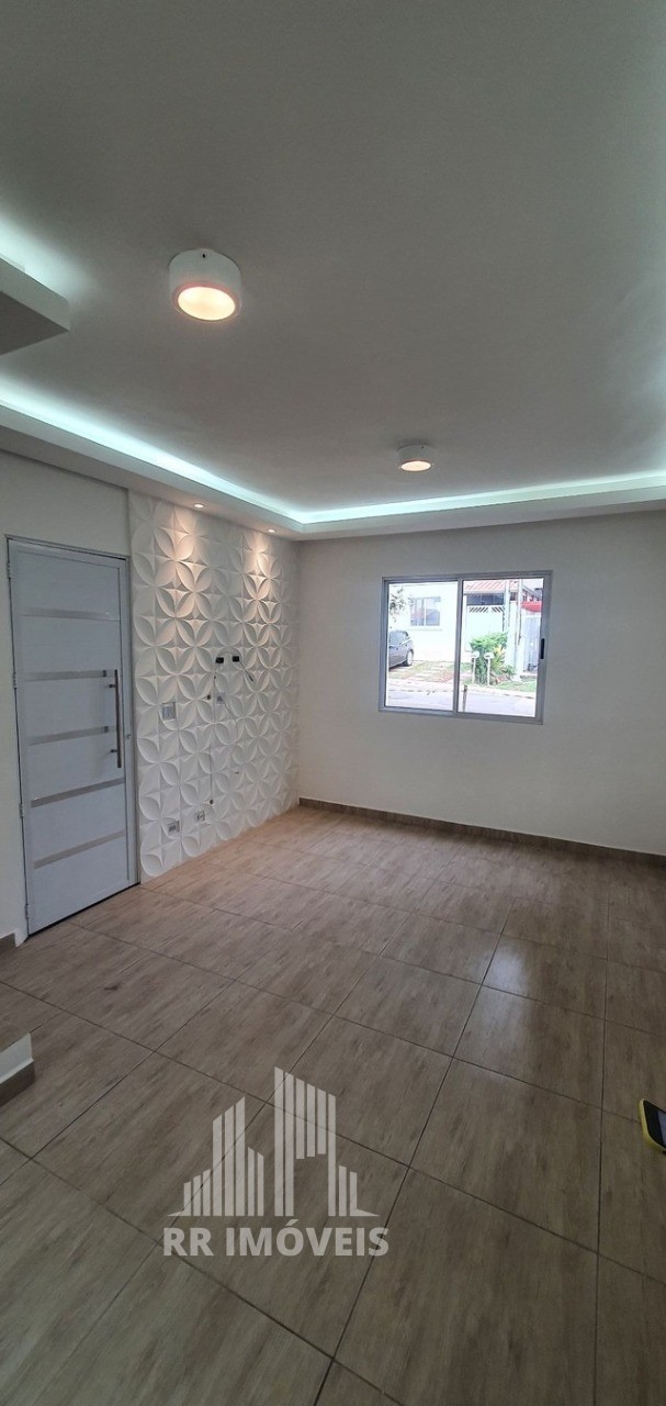 Casa à venda com 2 quartos, 80m² - Foto 1