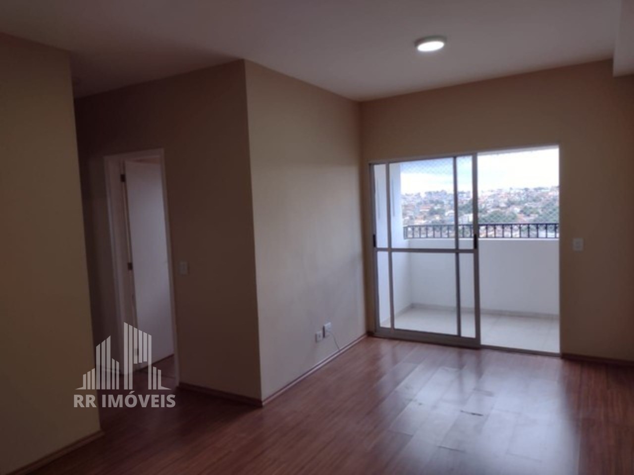 Apartamento à venda com 2 quartos, 67m² - Foto 1