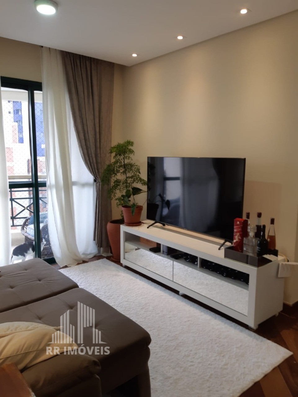 Apartamento à venda com 3 quartos, 98m² - Foto 1