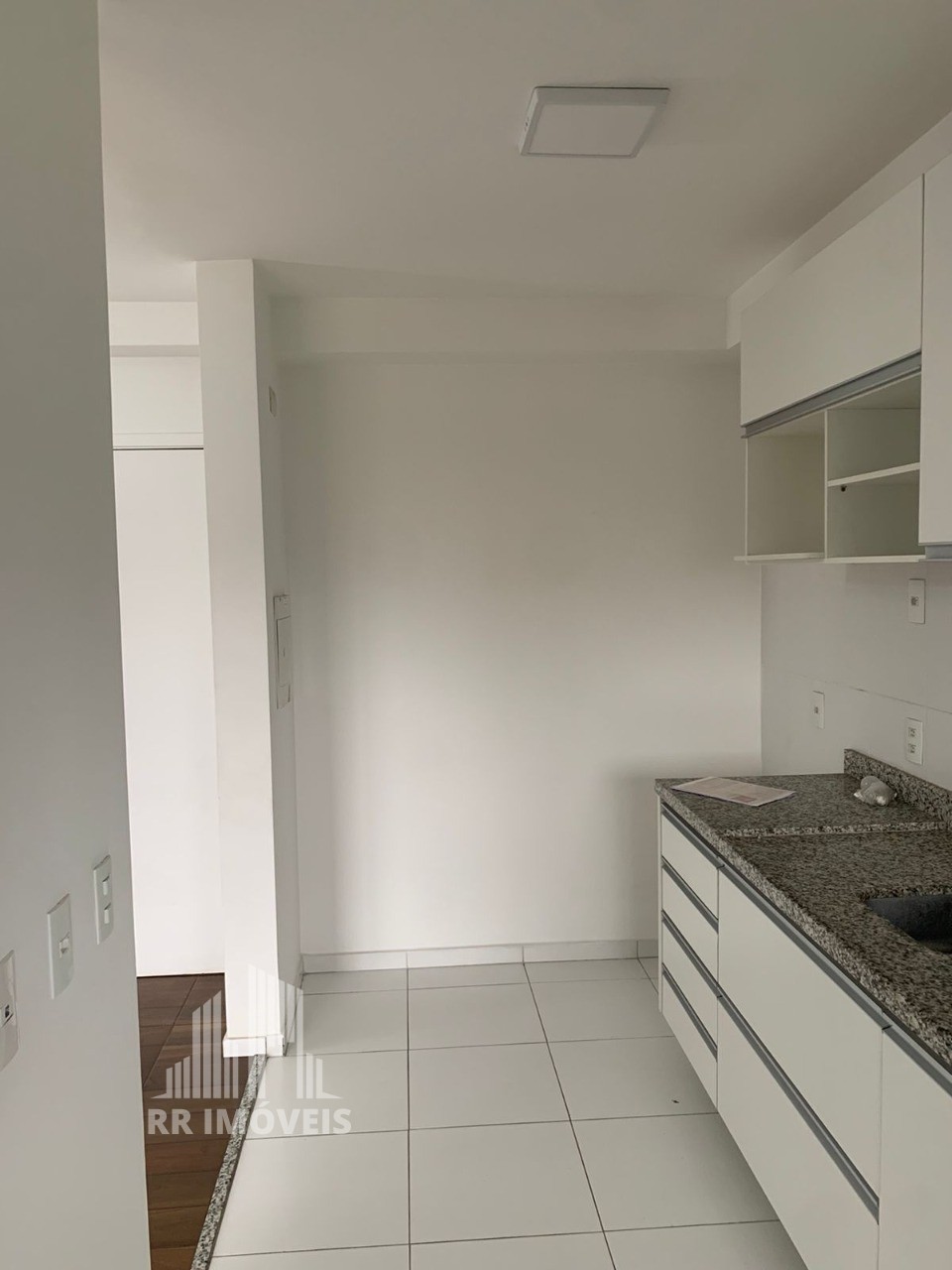 Apartamento à venda com 2 quartos, 60m² - Foto 3