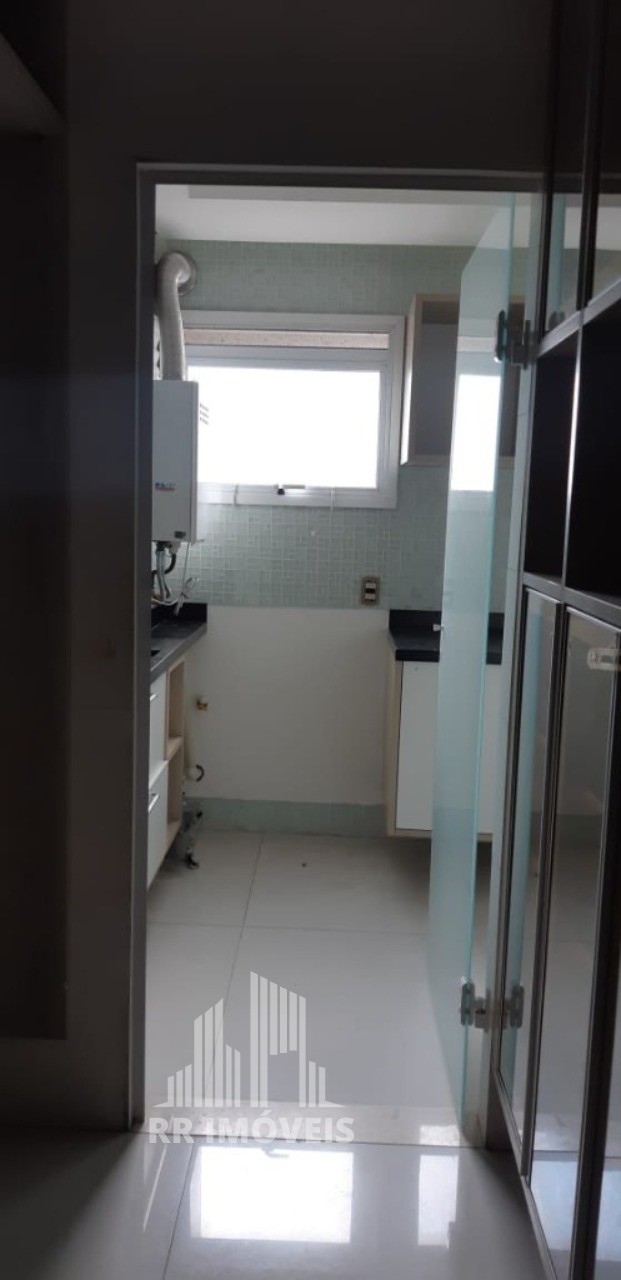 Apartamento à venda com 3 quartos, 180m² - Foto 8