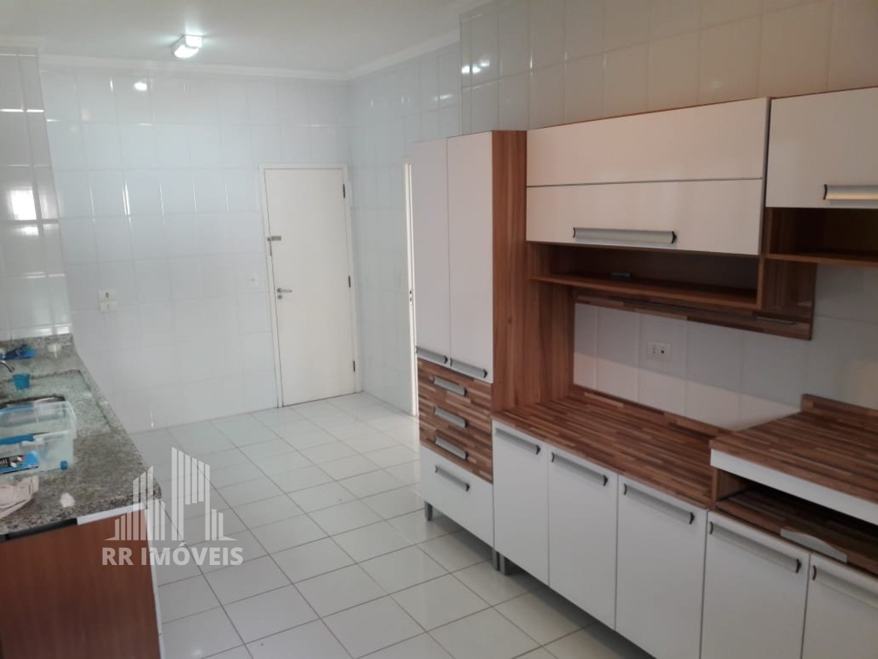 Casa à venda com 4 quartos, 350m² - Foto 4