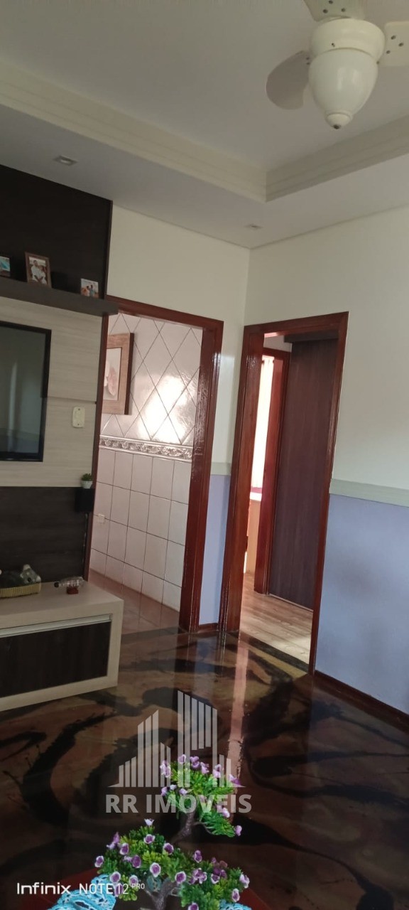 Casa à venda com 2 quartos, 250m² - Foto 4