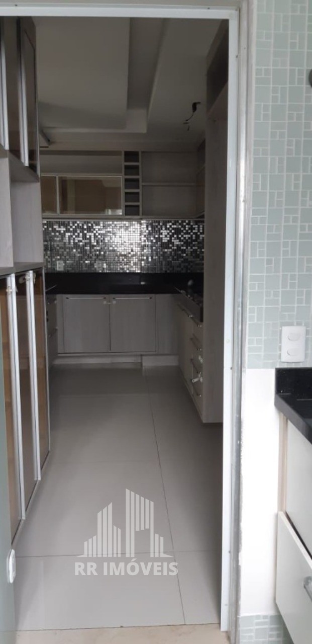 Apartamento à venda com 3 quartos, 180m² - Foto 6