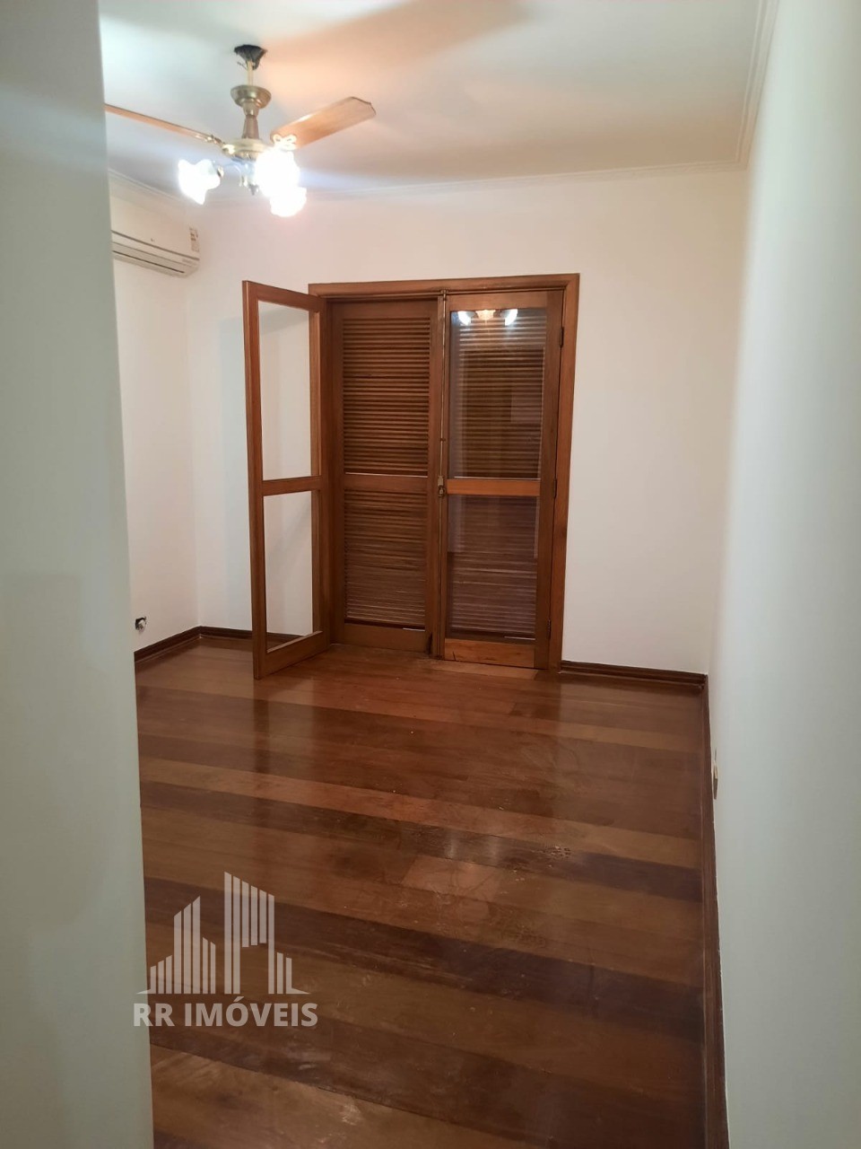 Casa à venda com 3 quartos, 300m² - Foto 16