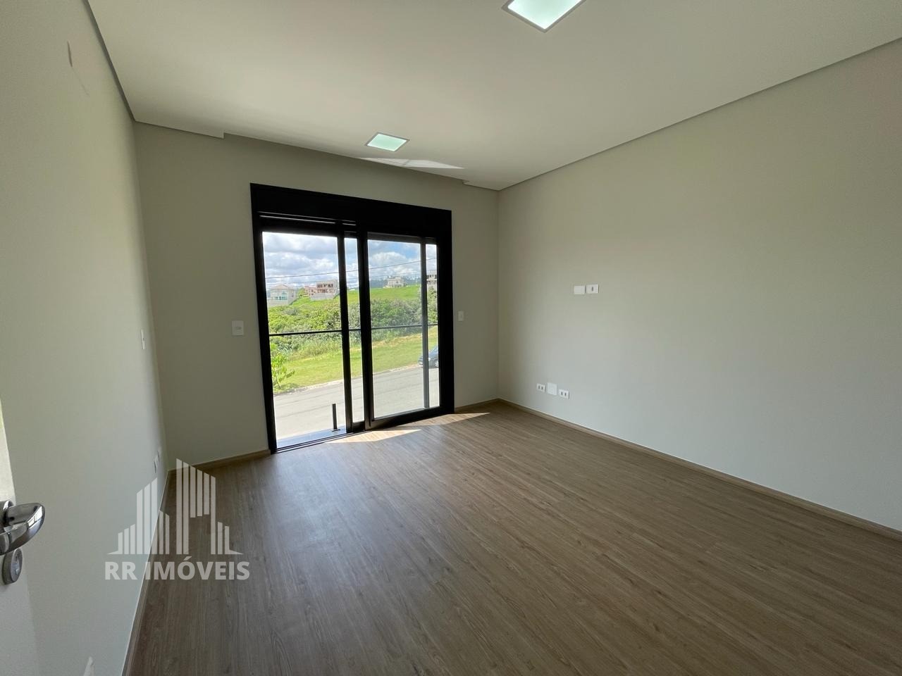 Casa à venda com 4 quartos, 320m² - Foto 11