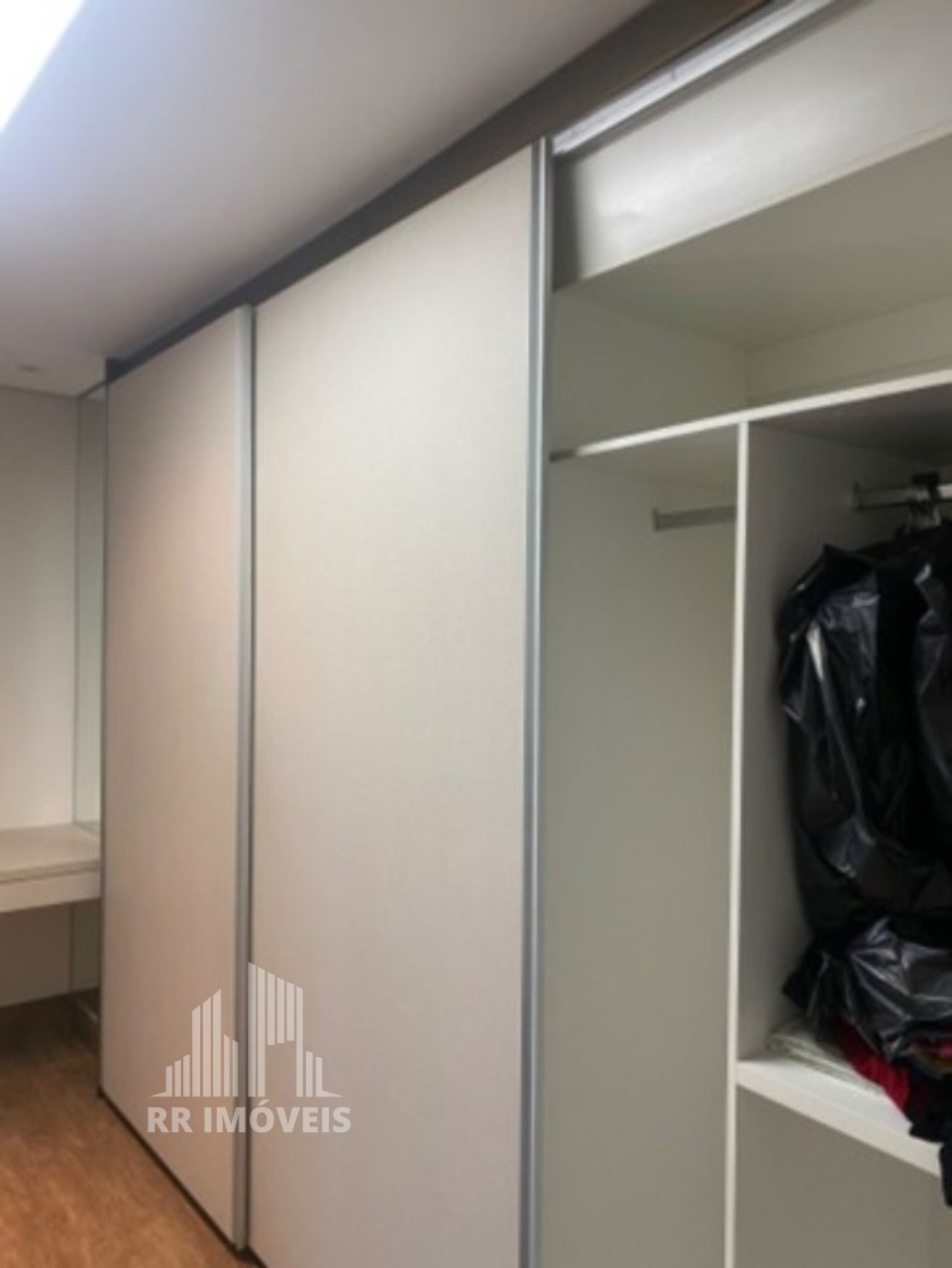 Apartamento à venda com 3 quartos, 201m² - Foto 15