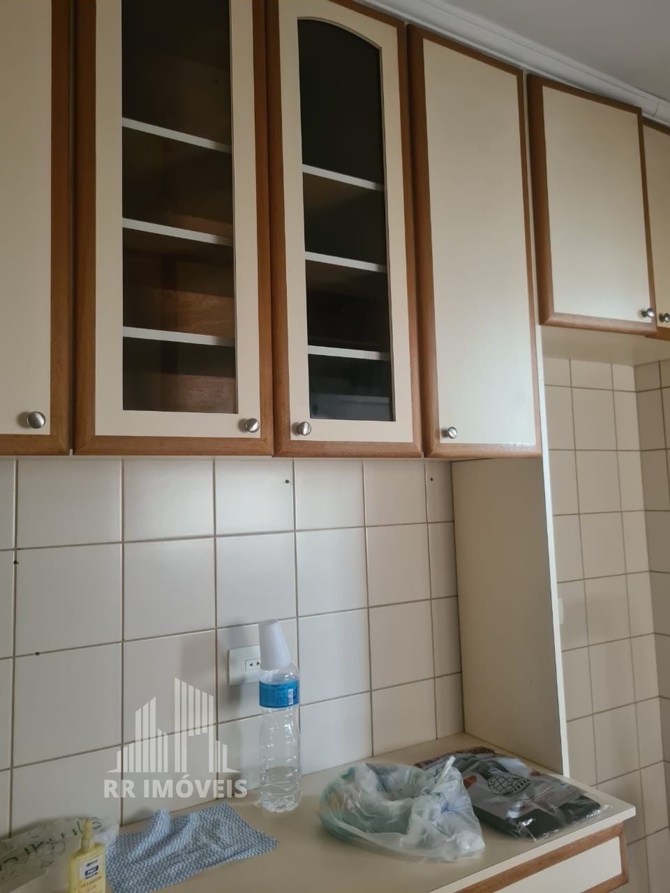 Apartamento à venda com 3 quartos, 95m² - Foto 2