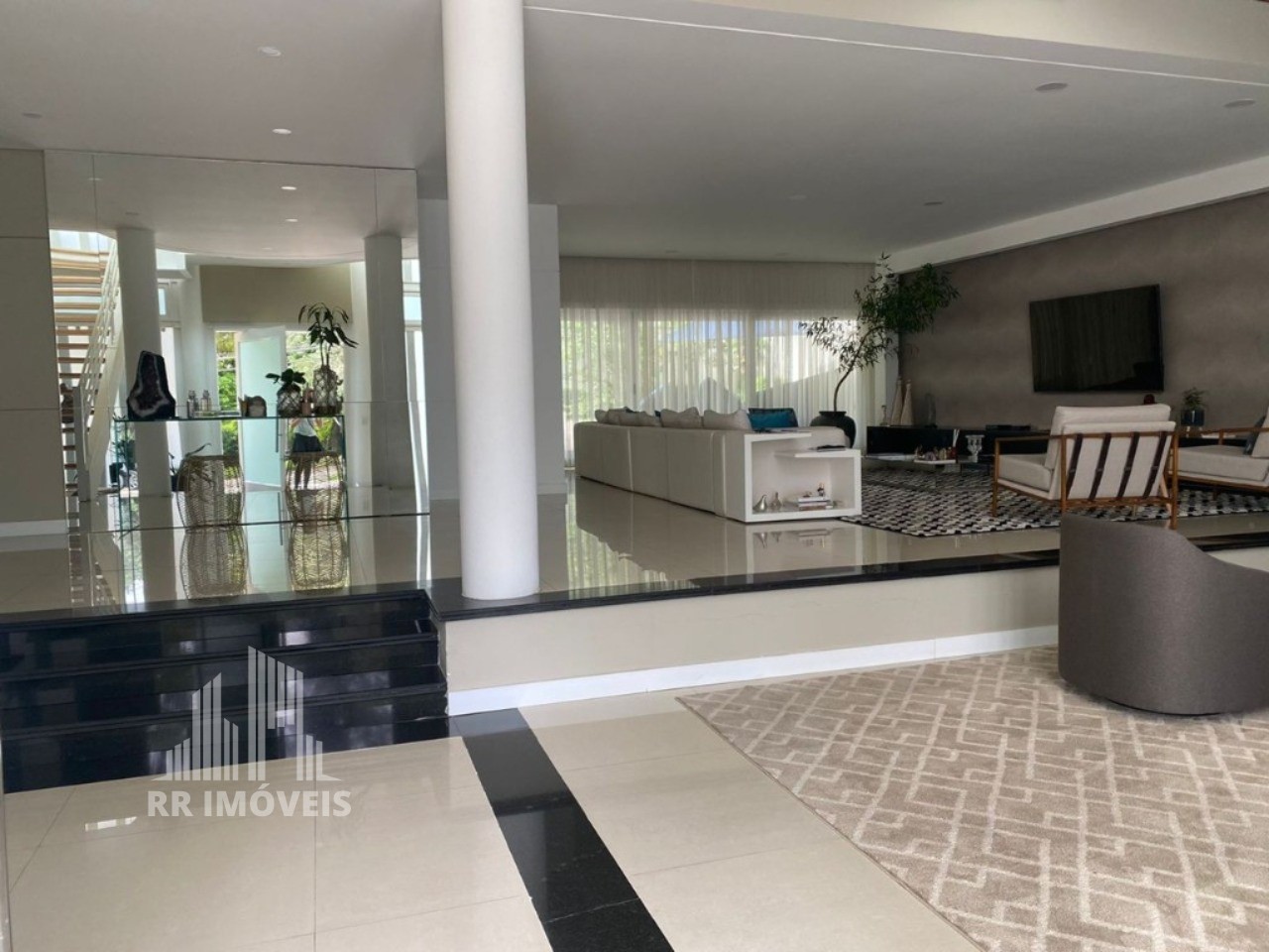 Casa à venda com 5 quartos, 629m² - Foto 2