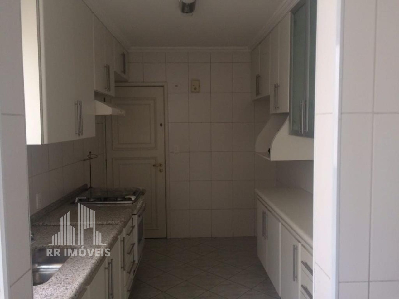 Apartamento à venda com 4 quartos, 264m² - Foto 2