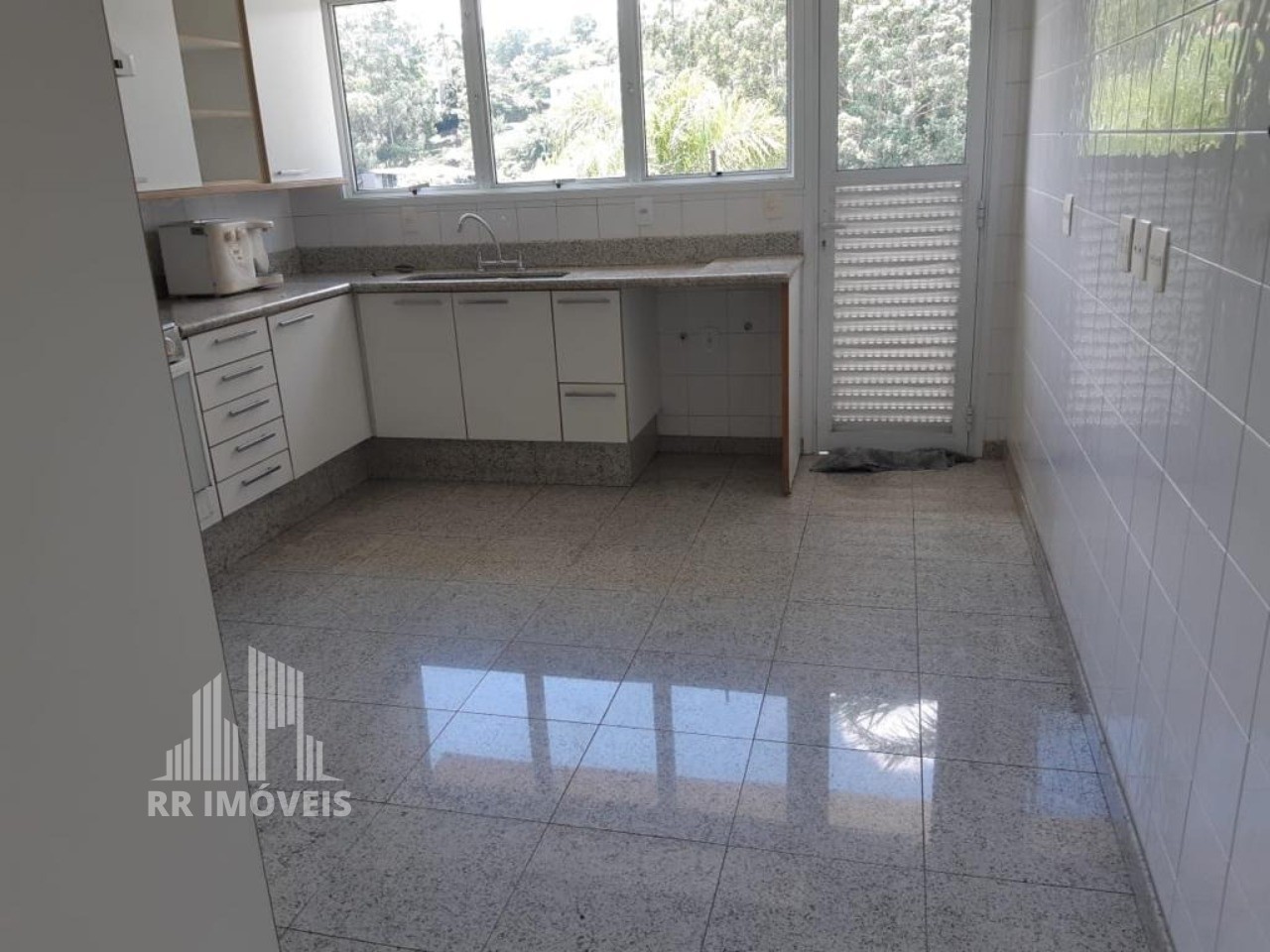 Casa à venda com 4 quartos, 700m² - Foto 3