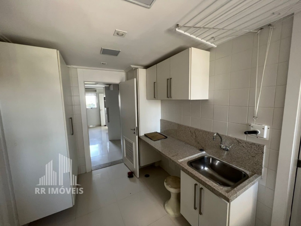 Apartamento à venda com 4 quartos, 261m² - Foto 12