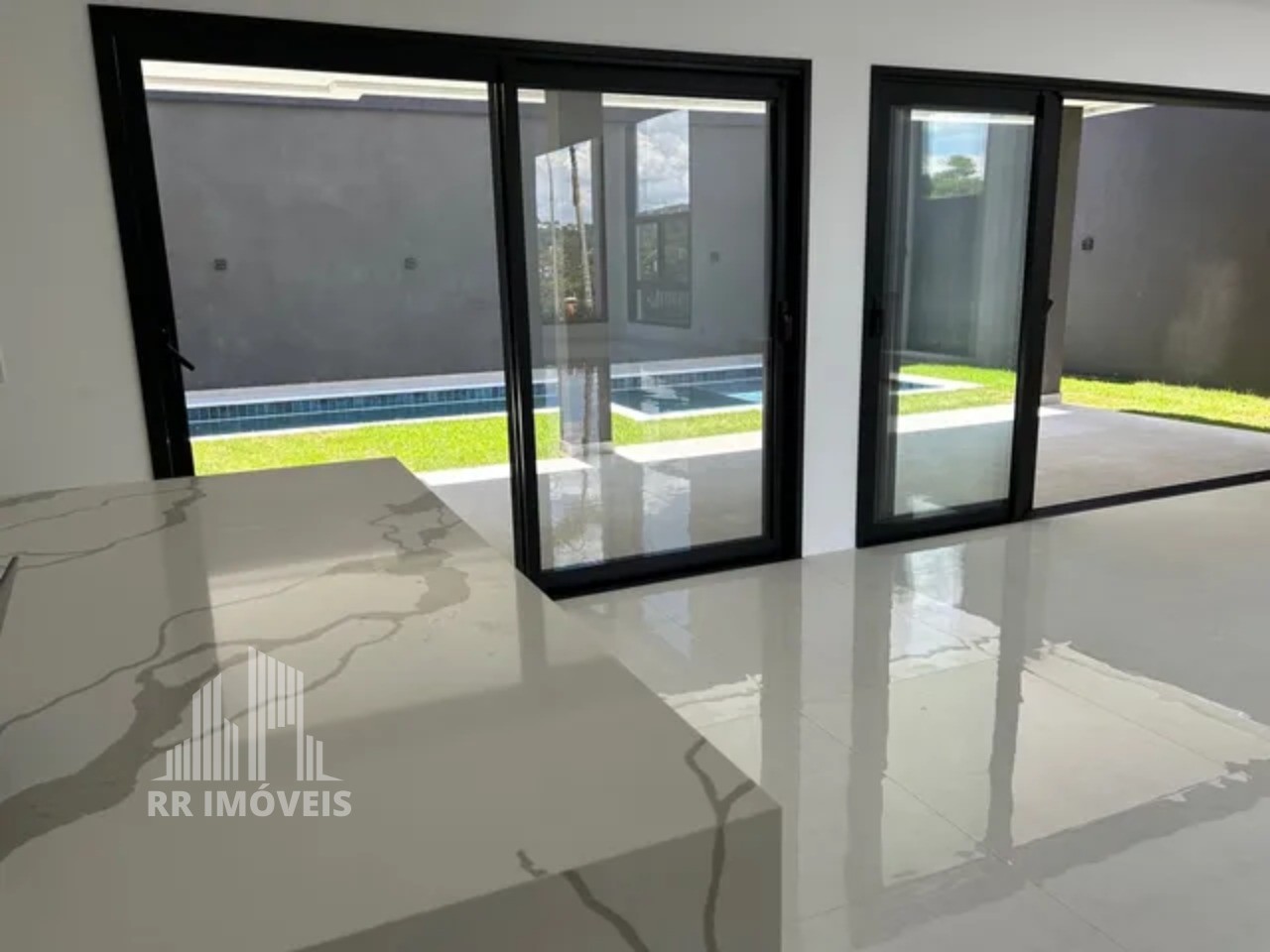 Casa à venda com 4 quartos, 350m² - Foto 5