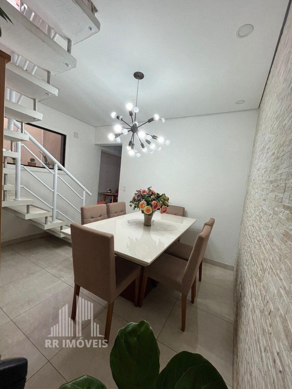 Casa à venda com 3 quartos, 202m² - Foto 11