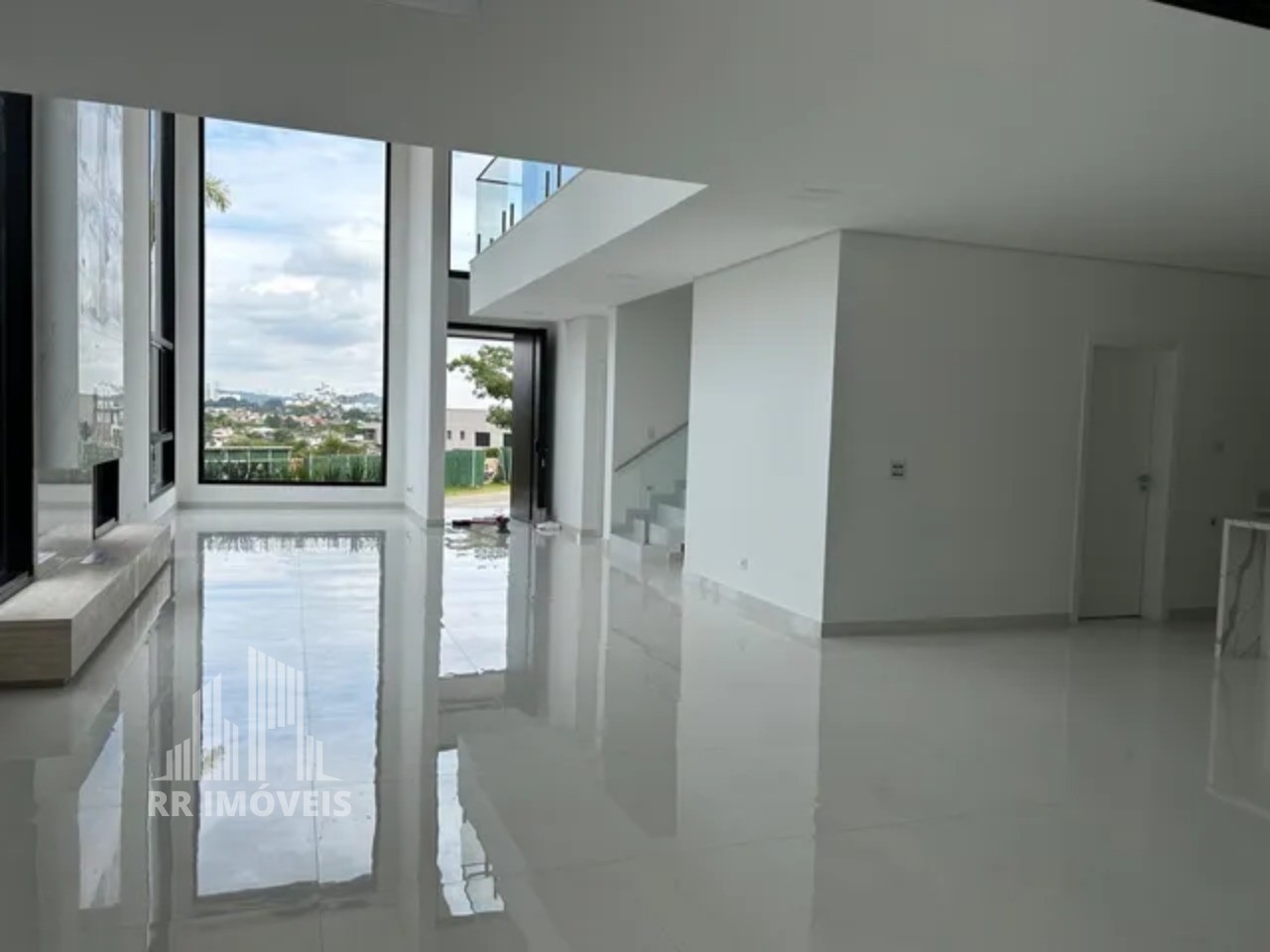 Casa à venda com 4 quartos, 350m² - Foto 4