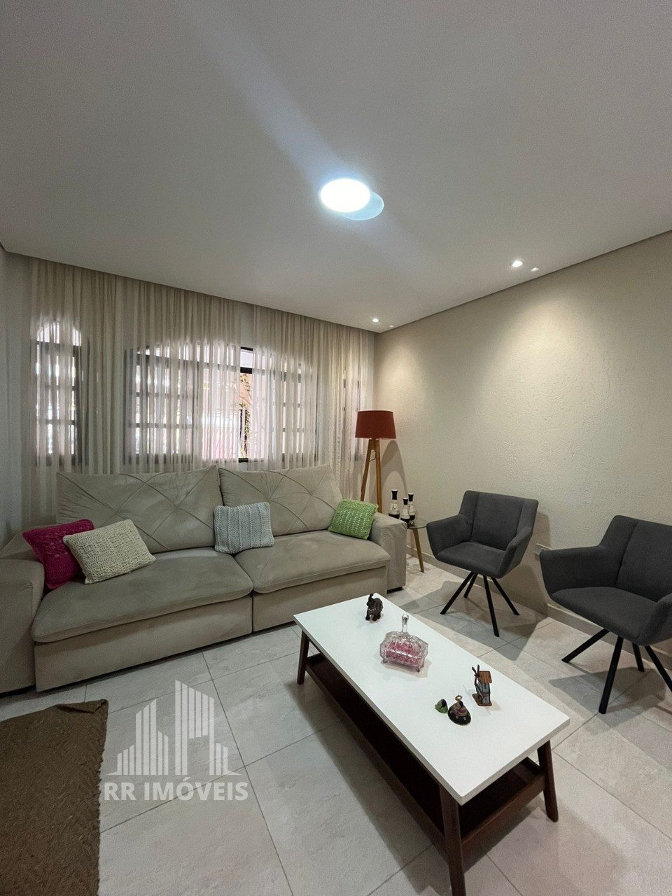 Casa à venda com 3 quartos, 202m² - Foto 8