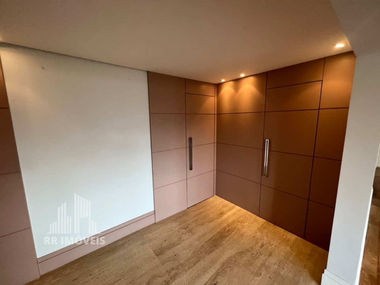 Apartamento à venda com 4 quartos, 261m² - Foto 10