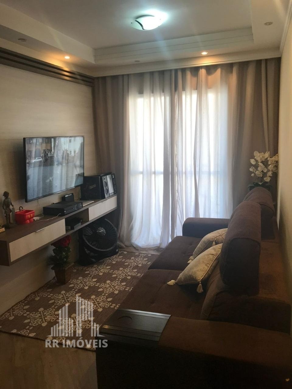 Apartamento à venda com 2 quartos, 61m² - Foto 1