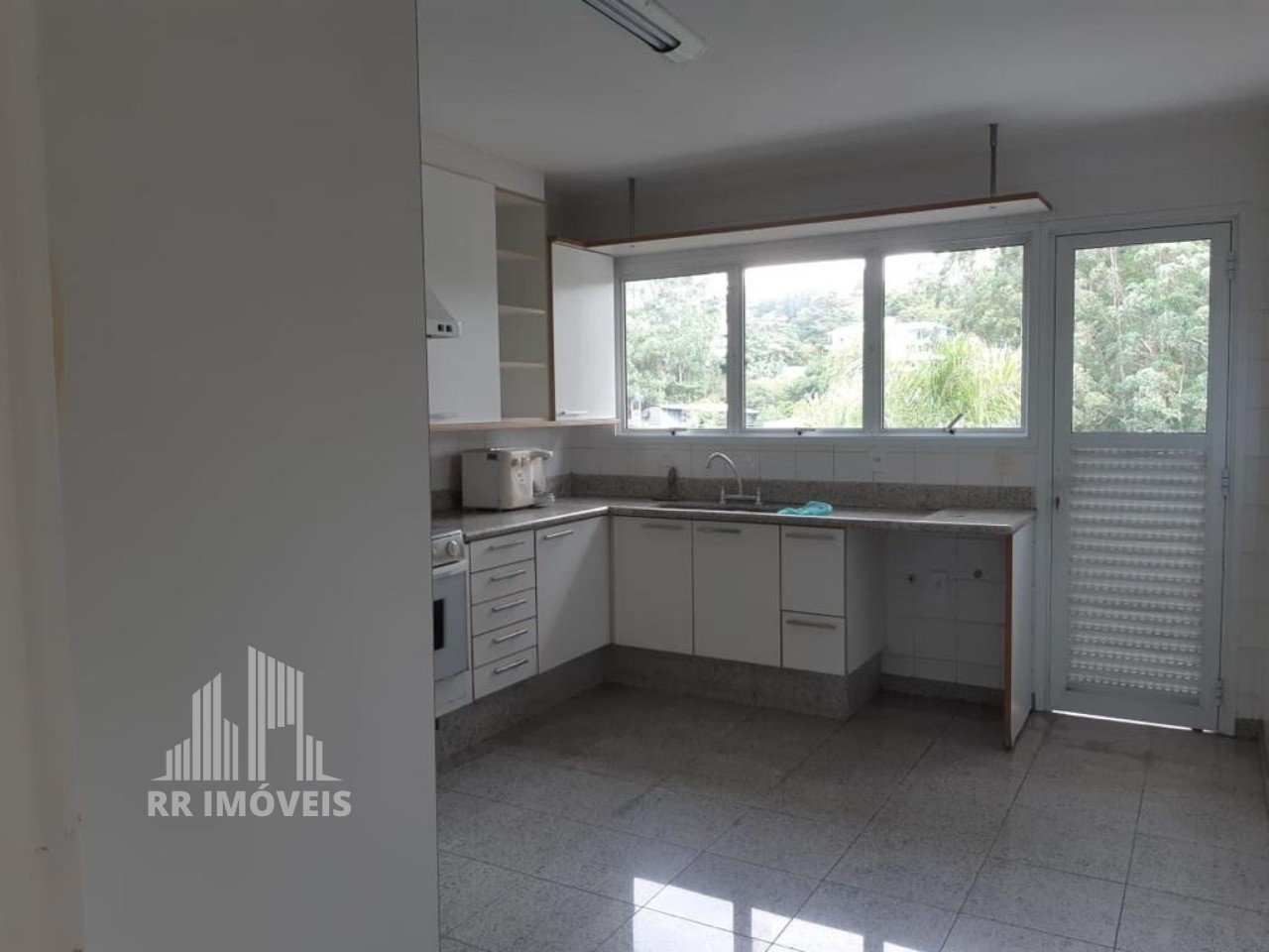 Casa à venda com 4 quartos, 700m² - Foto 4