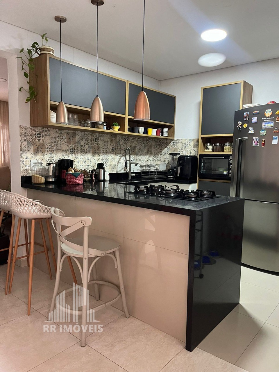 Casa à venda com 3 quartos, 202m² - Foto 1