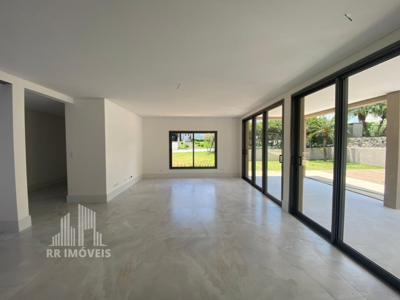 Casa à venda com 4 quartos, 400m² - Foto 3