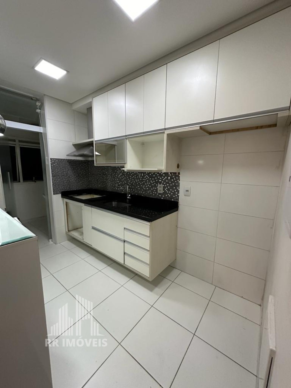 Apartamento à venda com 2 quartos, 68m² - Foto 7