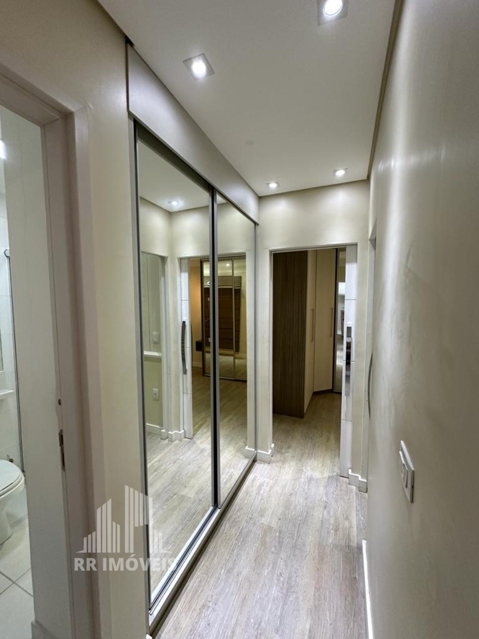 Apartamento à venda com 2 quartos, 68m² - Foto 10