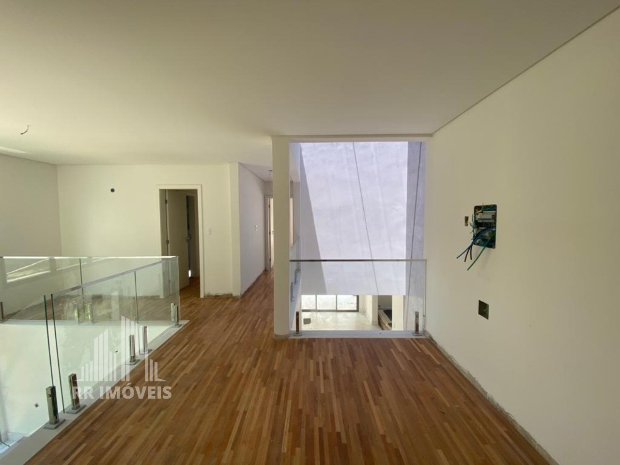 Casa à venda com 4 quartos, 400m² - Foto 4