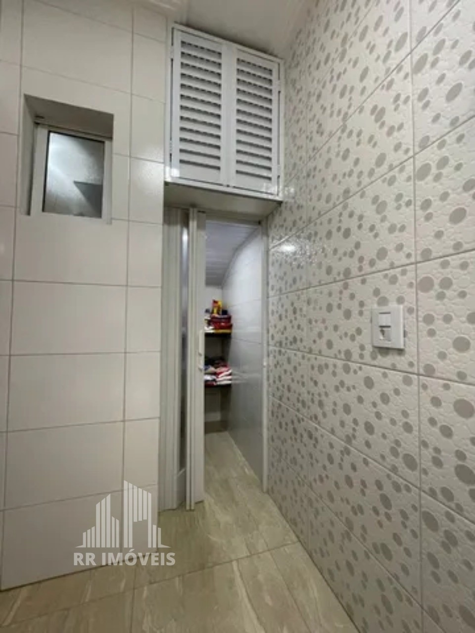 Casa à venda com 3 quartos, 98m² - Foto 4