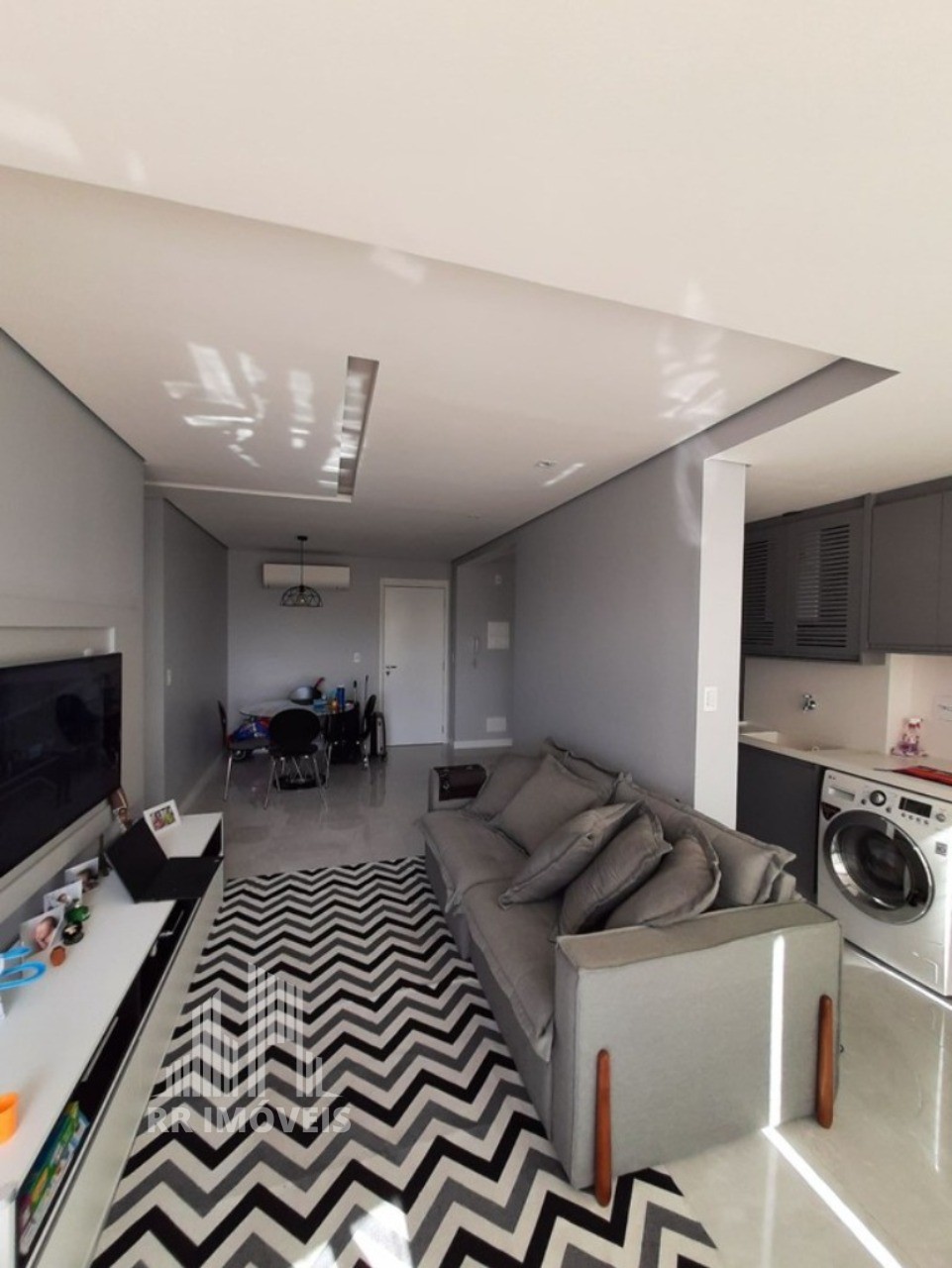 Apartamento à venda com 2 quartos, 70m² - Foto 4