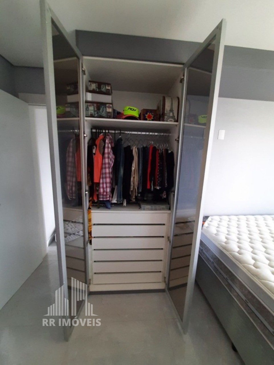 Apartamento à venda com 2 quartos, 70m² - Foto 13