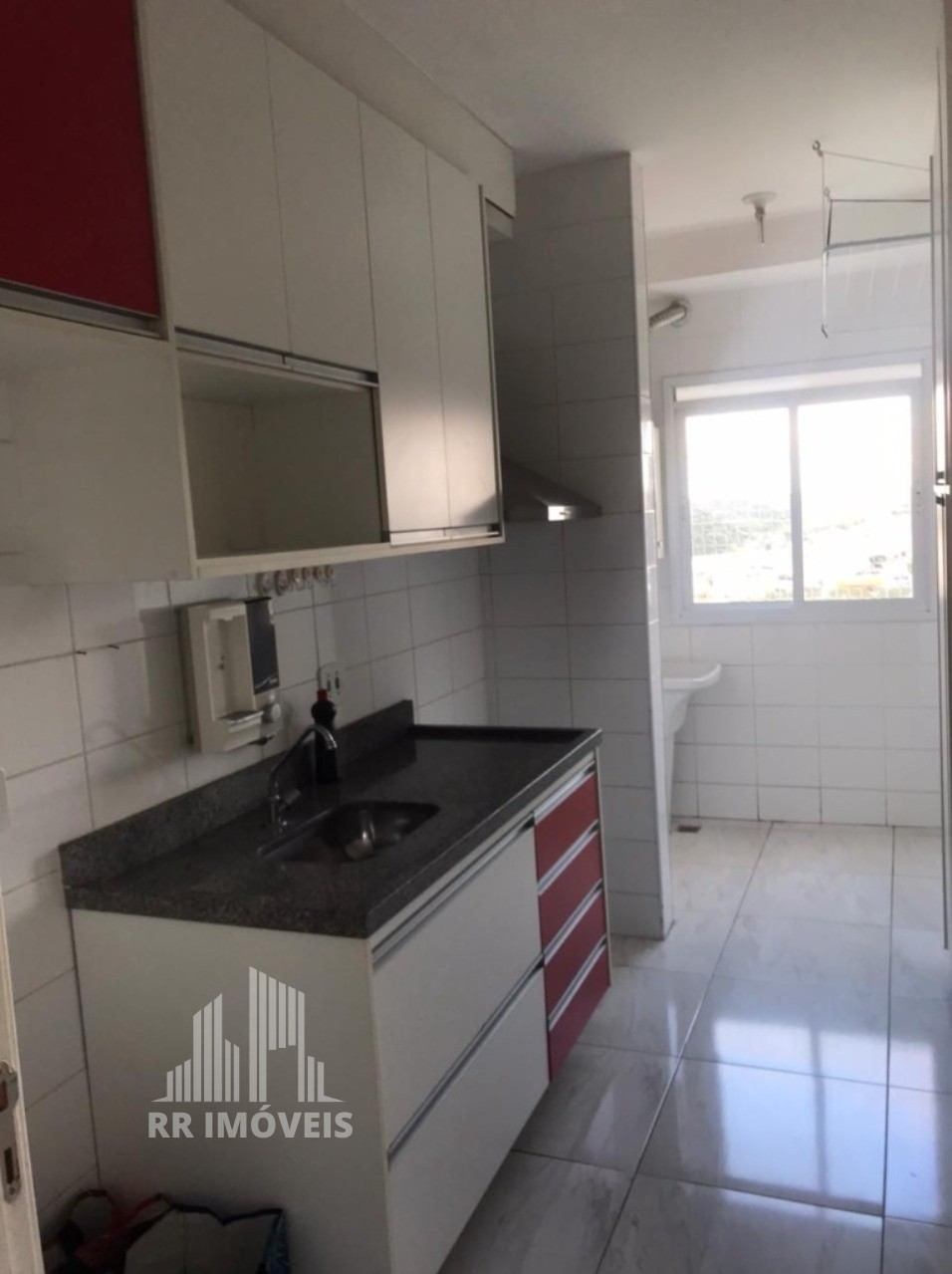 Apartamento à venda com 3 quartos, 69m² - Foto 2