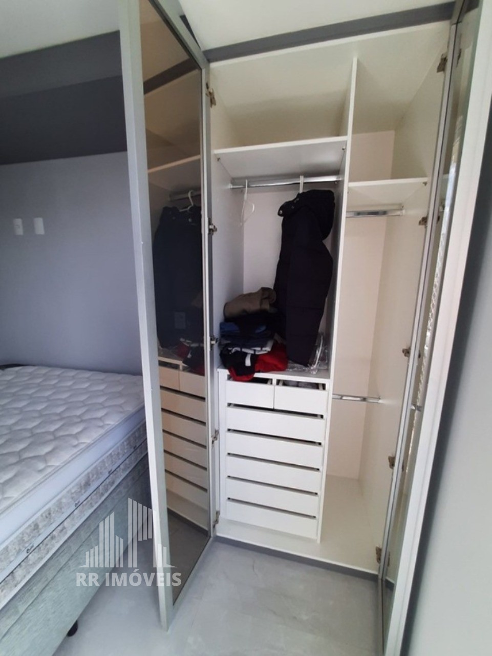 Apartamento à venda com 2 quartos, 70m² - Foto 12