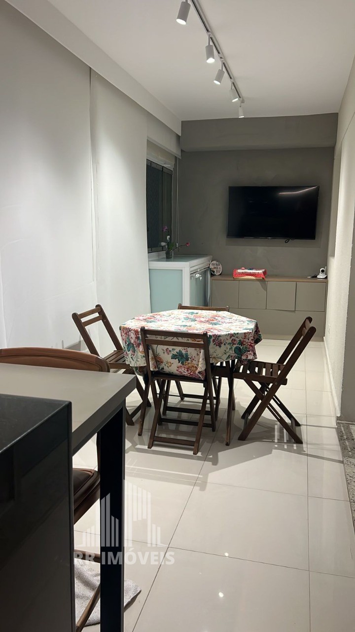 Apartamento à venda com 3 quartos, 144m² - Foto 2