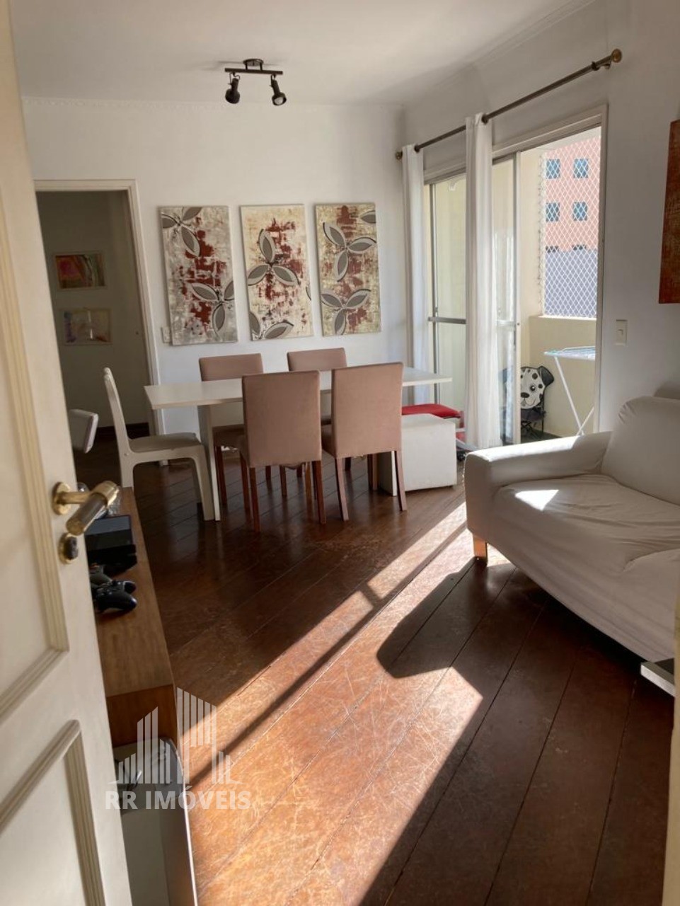 Apartamento à venda com 3 quartos, 110m² - Foto 1