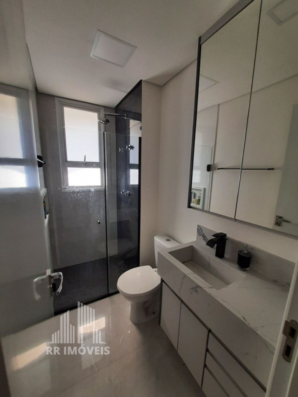 Apartamento à venda com 2 quartos, 70m² - Foto 17