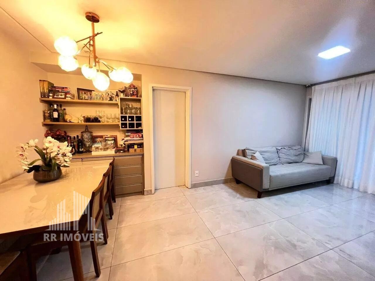 Apartamento à venda com 2 quartos, 80m² - Foto 2