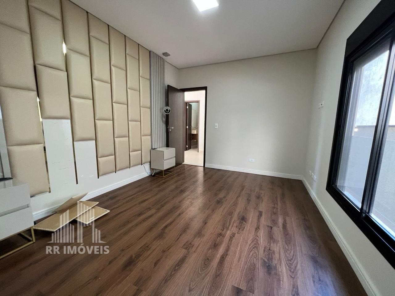 Casa à venda com 4 quartos, 178m² - Foto 4