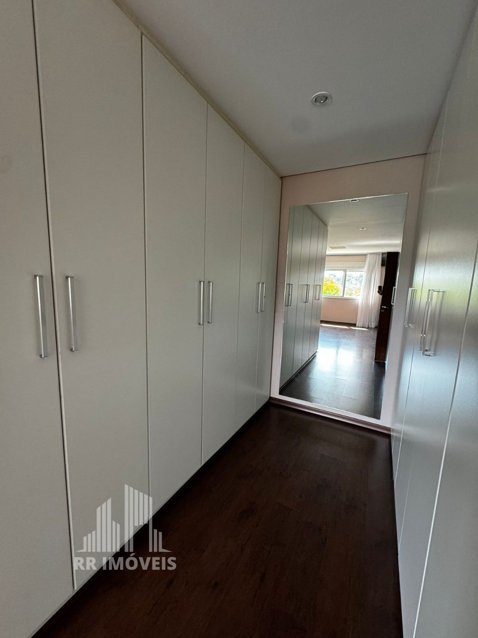 Casa para alugar com 5 quartos, 420m² - Foto 16