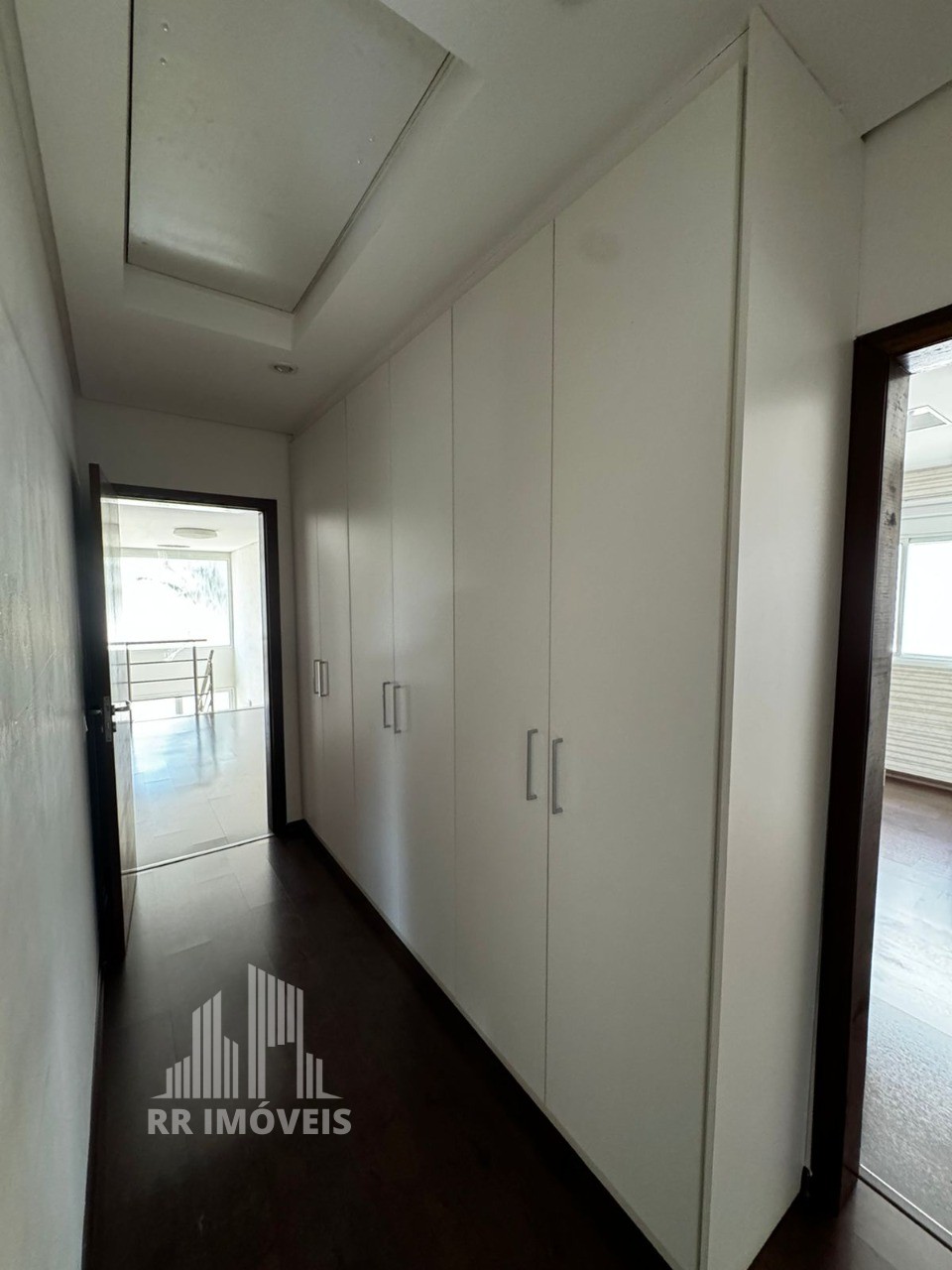 Casa para alugar com 5 quartos, 420m² - Foto 13