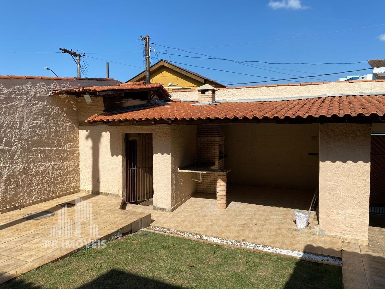 Casa à venda com 2 quartos, 169m² - Foto 1