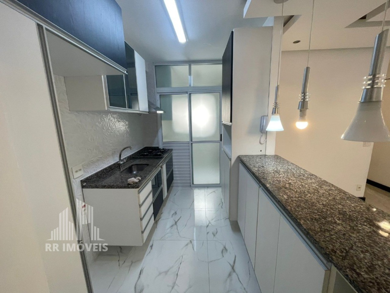 Apartamento à venda com 3 quartos, 80m² - Foto 1