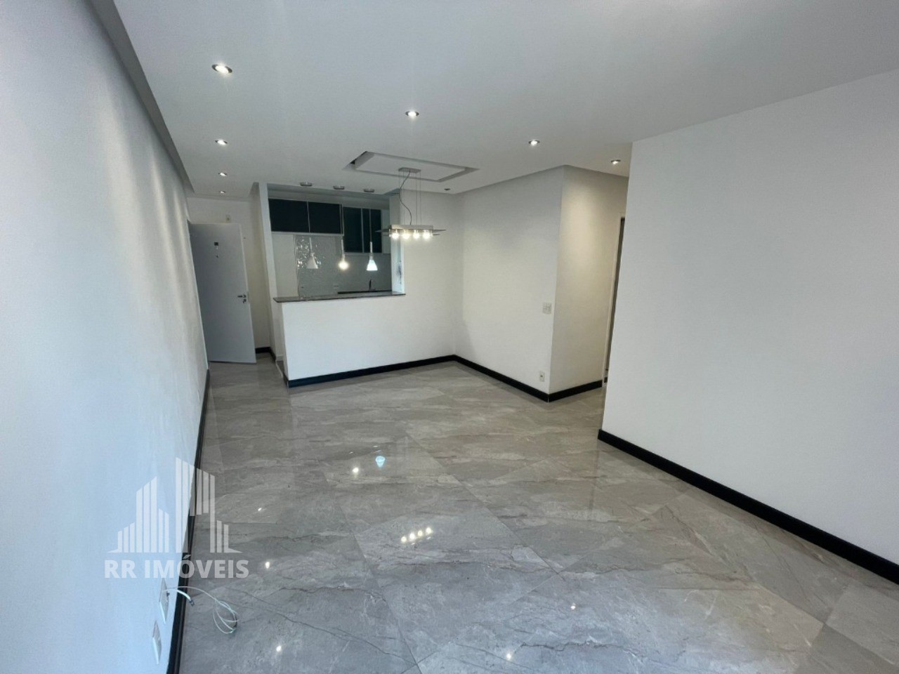 Apartamento à venda com 3 quartos, 80m² - Foto 4