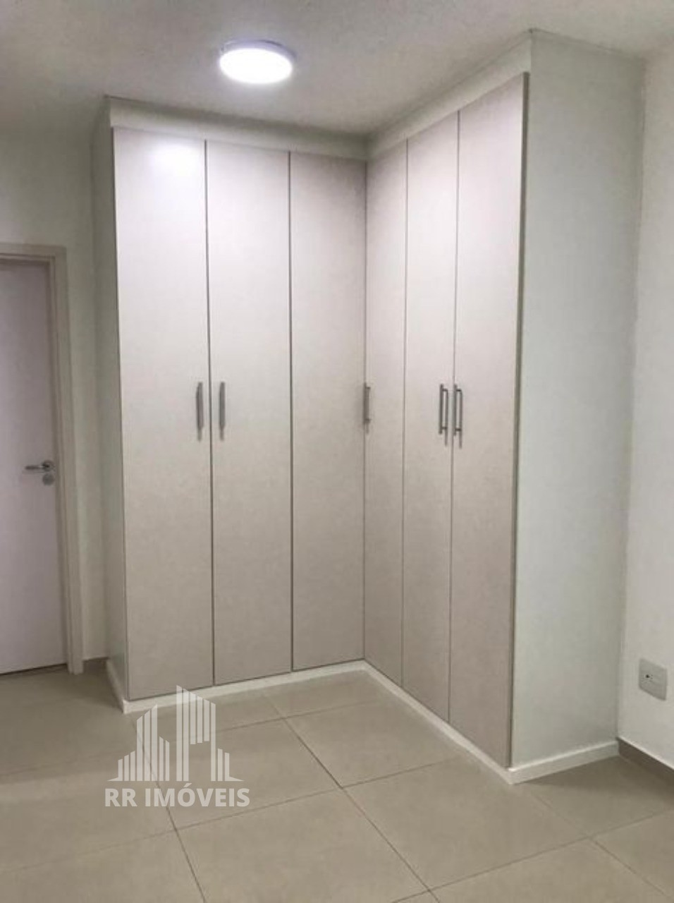 Apartamento à venda com 2 quartos, 68m² - Foto 10