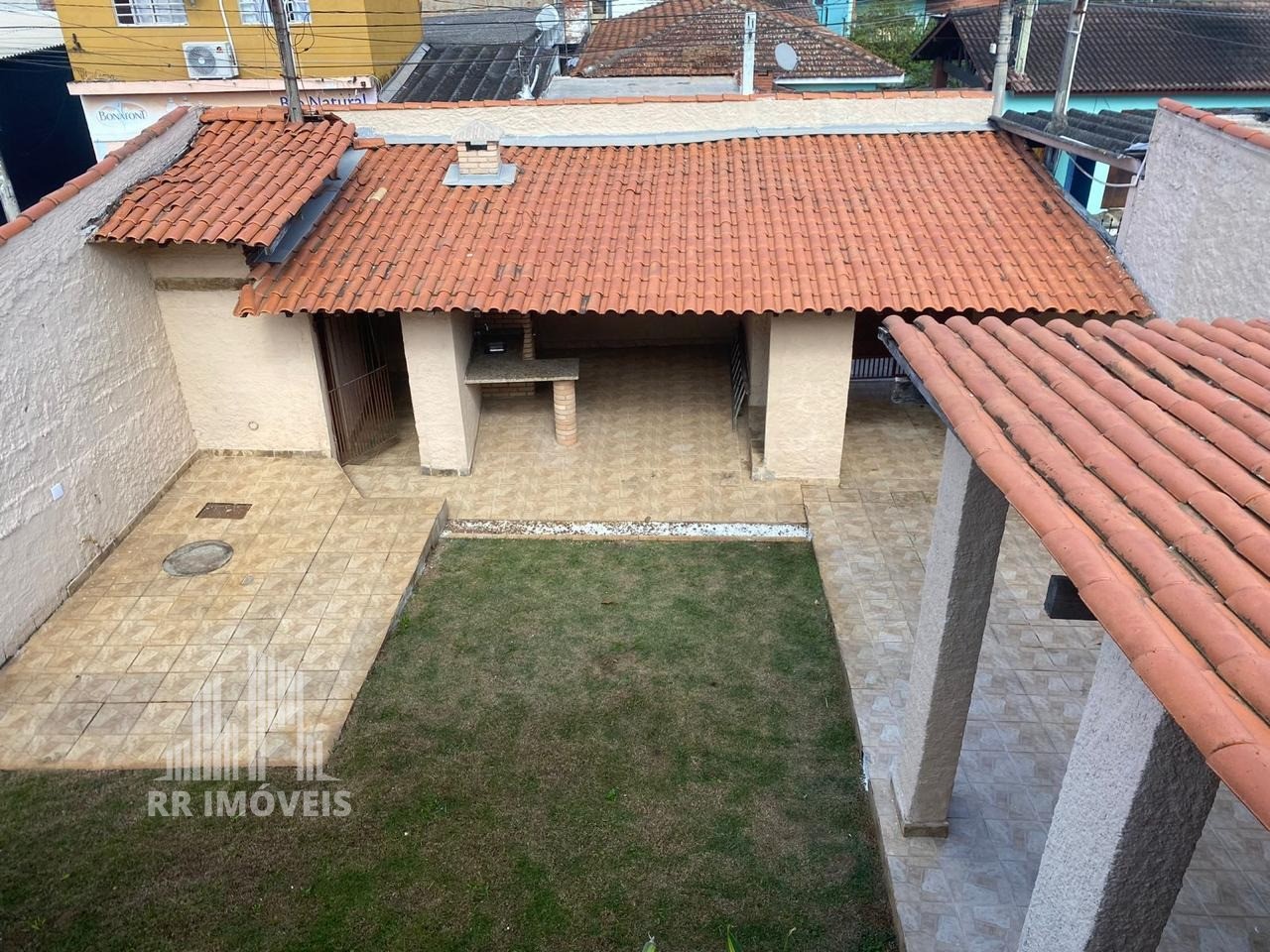 Casa à venda com 2 quartos, 169m² - Foto 2