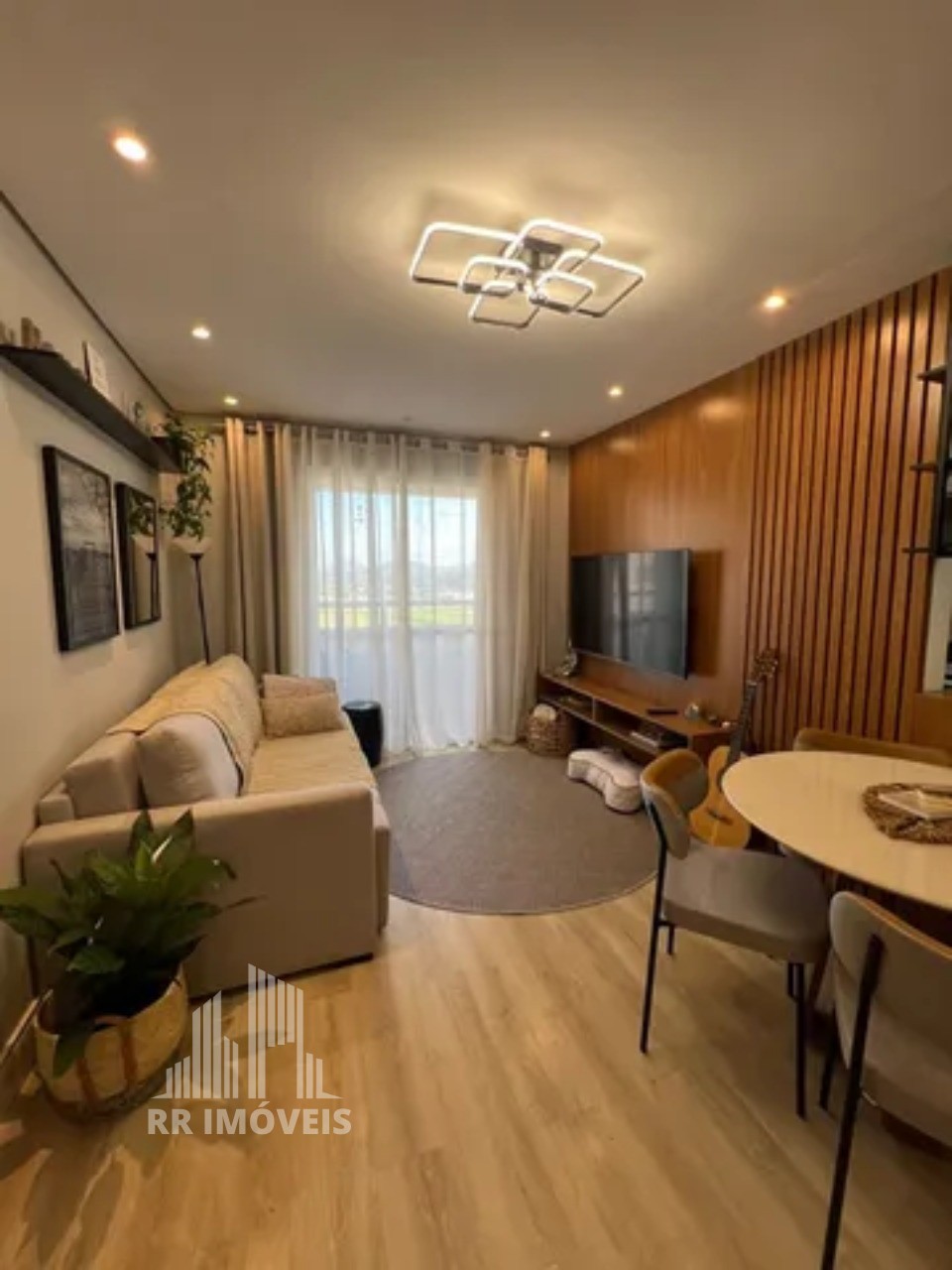 Apartamento à venda com 3 quartos, 77m² - Foto 1