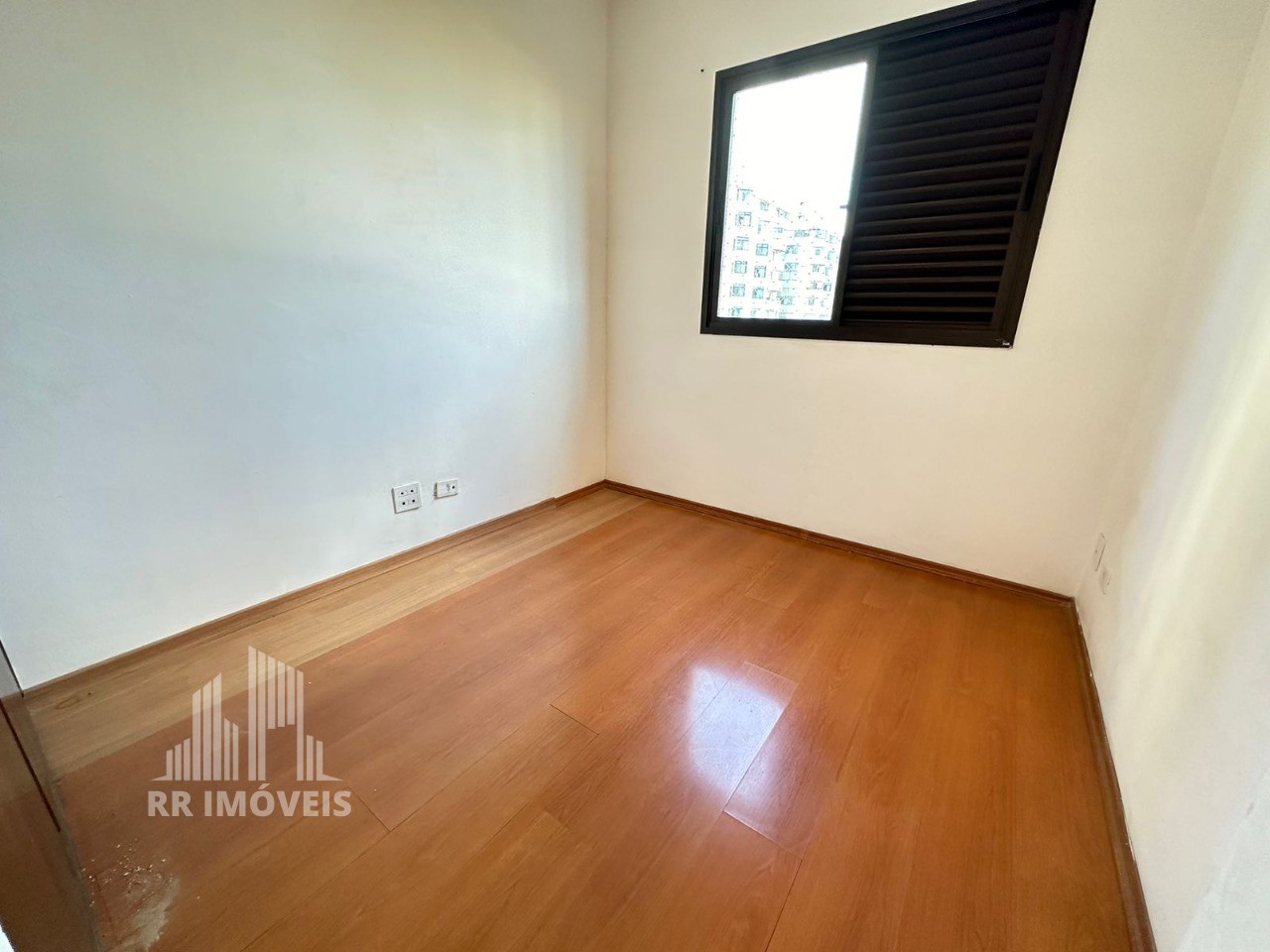 Apartamento à venda com 3 quartos, 75m² - Foto 11