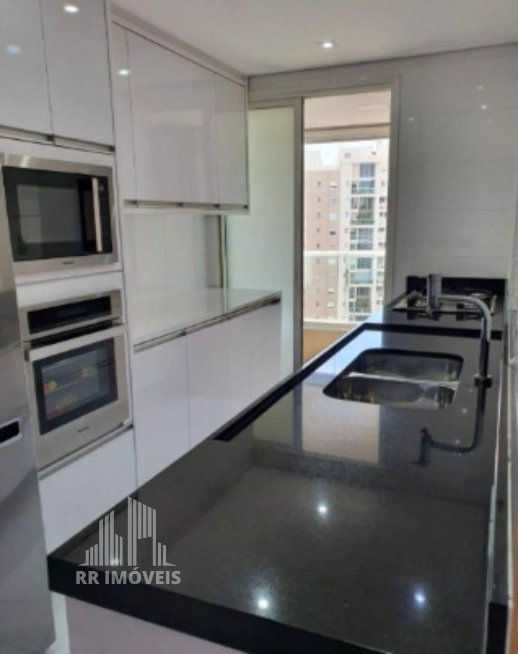 Apartamento à venda com 3 quartos, 140m² - Foto 3